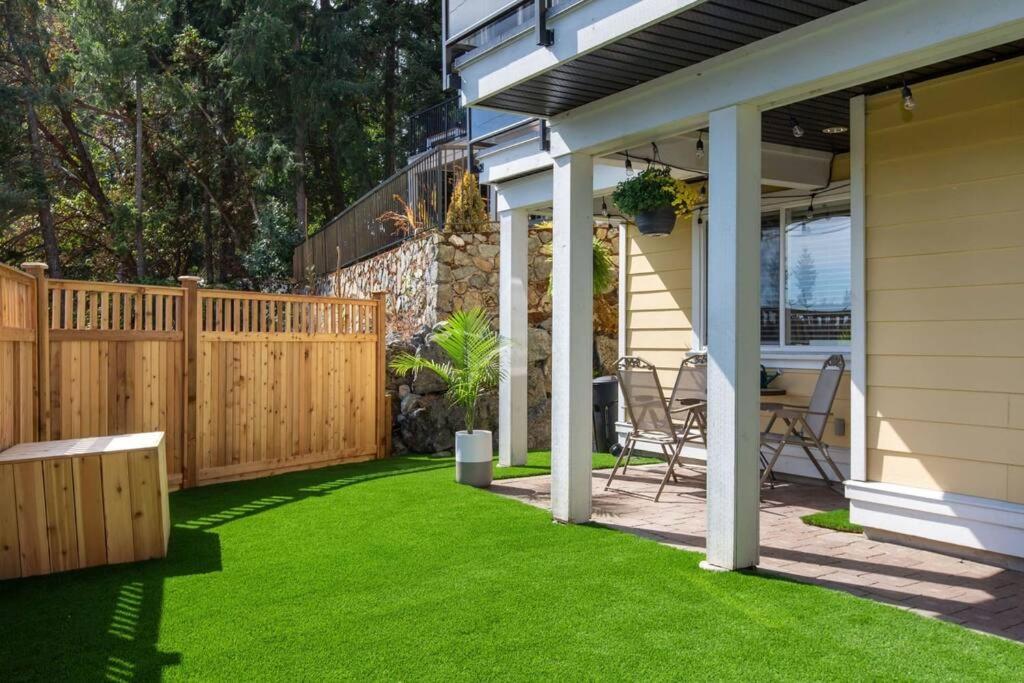 Beautiful & Cozy 1 Bedroom 1 Bath In The Westshore Victoria Exterior photo